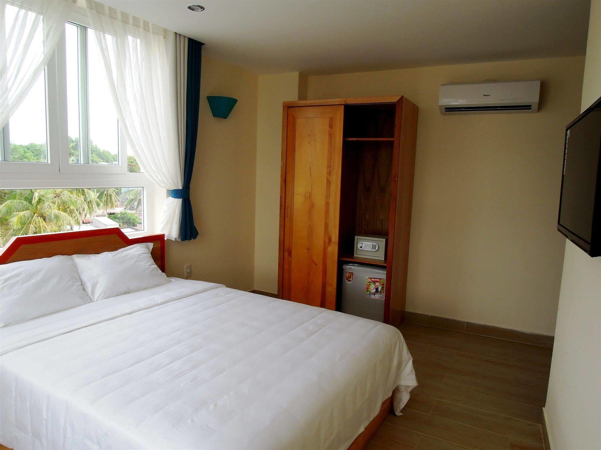 Gia Huy Hotel Duong Dong Exterior foto